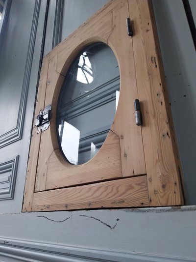 old bull's eye oval window