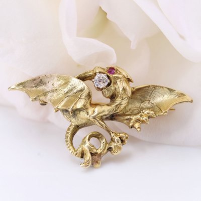 Spilla antica Chimera con diamanti e rubini
