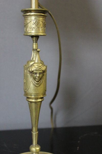Paar bronzene Kerzenleuchter als Lampen montiert, um 1880