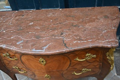 Belle commode en placage d époque Louis XV