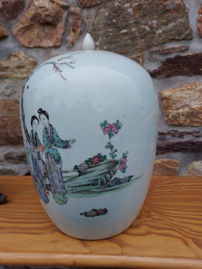 Large covered vase China 20th century