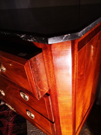 Cassettiera - Impiallacciatura in legno di frutta - Fine XIX secolo