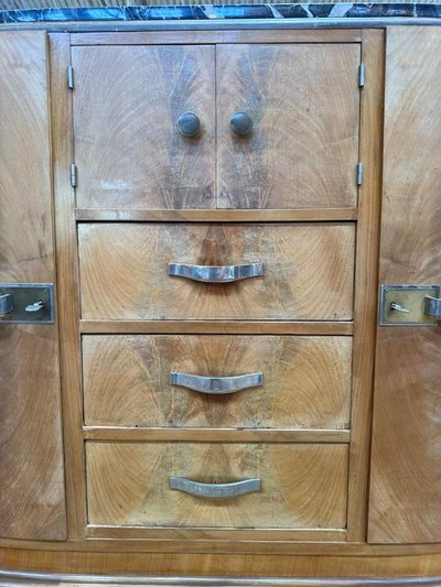 Niedriges Sideboard aus der Arr-Deco-Zeit mit Spiegel und Marmor