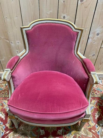 Paire de fauteuils et bergère et style Louis XVI