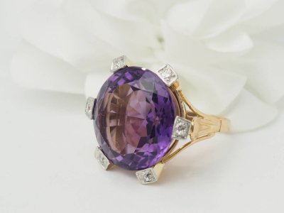 Bedeutender COCKTAIL-Ring aus Roségold, Amethyst und Diamanten