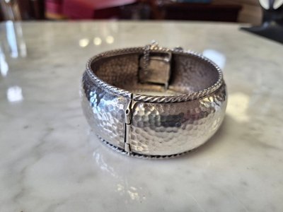 Art Deco hammered silver cuff bracelet by René Sitoleux