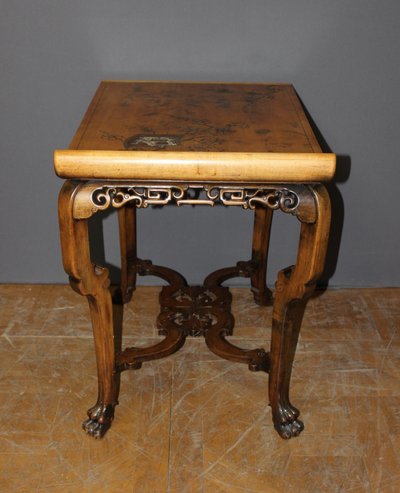 Asiatisch inspirierter Teetisch um 1880
