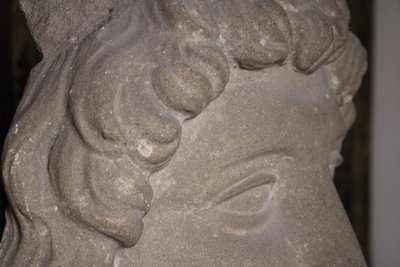 Neoclassical male head in sandstone, 20th century
