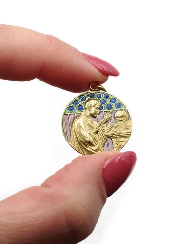 Anhänger „Saint Louis de Gonzague“ aus 18 Karat Gold, religiöse Medaille, Plique-à-jour-Emaille