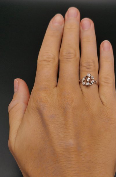 Antique rose-cut diamond ring, gold and platinum.