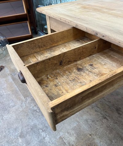 Oak country table