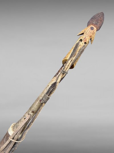 Arpione da caccia eschimese, Ammassalik, Groenlandia, grande arpione Inuit con pinne (270 cm)