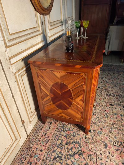 Commode d époque Louis XVI en marqueterie 19 ème 