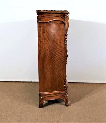 Cabinet between two in Walnut, Rocaille style - Period 1900