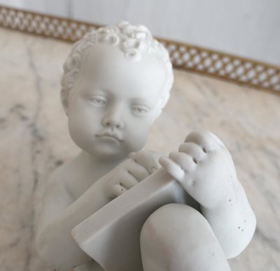 Putto, allegoria della scrittura in porcellana biscuit dopo Canova - Manifattura Samson