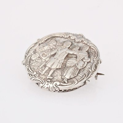 Broche en argent scène de danse baroque