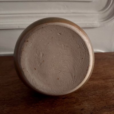 Vaso antropomorfo Korukcu Adnan in gres smaltato raffigurante un volto