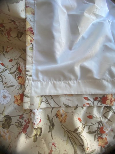3 Paires de rideaux en coton et lin à motif floral – XXᵉ siècle