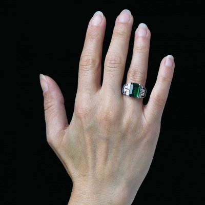 Bague émeraude diamants saphirs style art déco