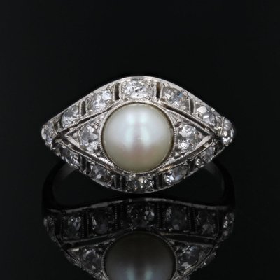 Bague dôme platine perle et diamants
