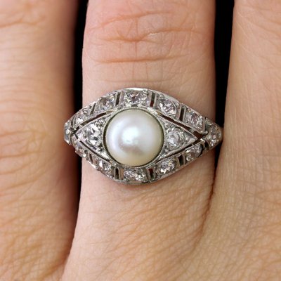 Bague dôme platine perle et diamants