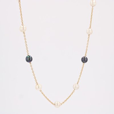 Collier or jaune perles de culture blanches et grises