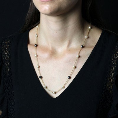 Collier or jaune perles de culture blanches et grises