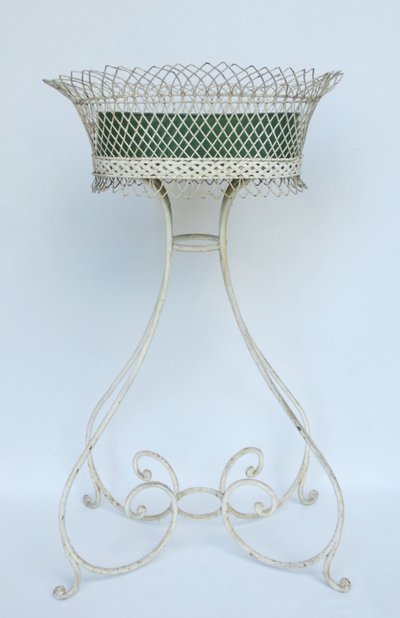 Jardinière en fer forgé, XIXe siècle. 