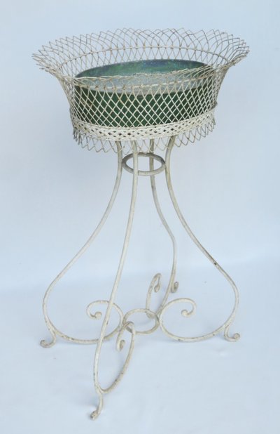 Jardinière en fer forgé, XIXe siècle. 