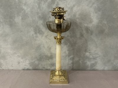 Base per lampada a olio in bronzo e alabastro del XIX secolo