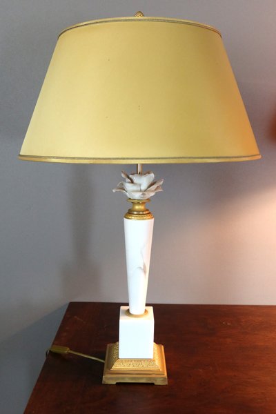 Coppia di lampade in marmo e porcellana