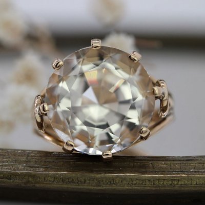 Anello vintage con berillo giallo