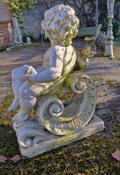 Engel aus Kunststein, Garten