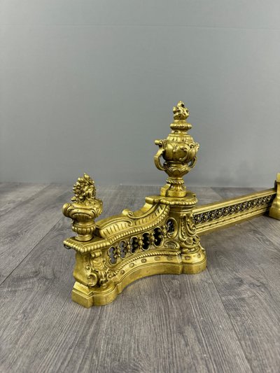 Paire de Chenets en Bronze Doré, Style Louis XVI, Époque Fin XIXe Siècle