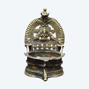 India / Old ceremonial oil lamp in copper alloy / 19th century