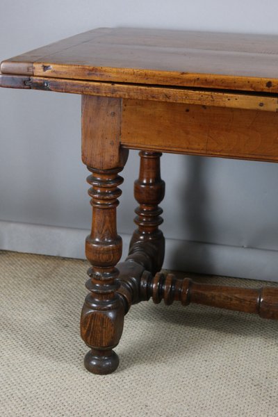Louis XIII style table with extensions