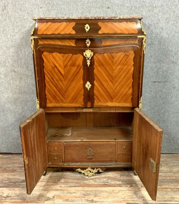 Pariser Sekretär Ludwig XV. In Intarsien aus edlen Hölzern um 1750