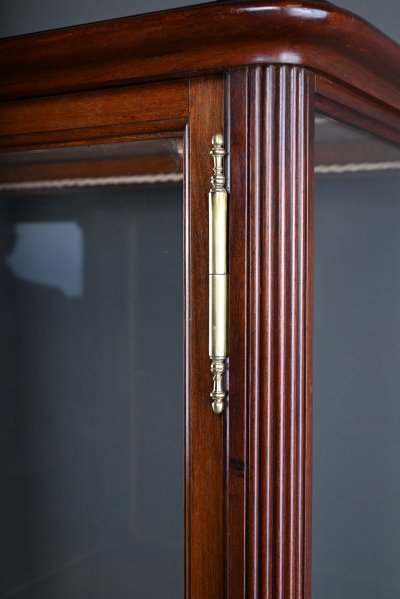 Mahagoni-Vitrine, Jugendstil – 1900