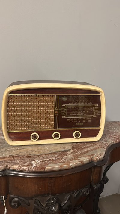Antica radio a valvole, anni '50, 47x30x18cm Minerva
