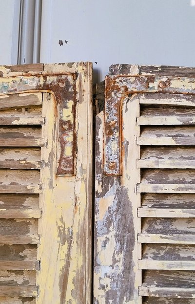 Zwei Paar Alte Jalousien Eiche Schrank Ankleidezimmer Türen Wanddekoration