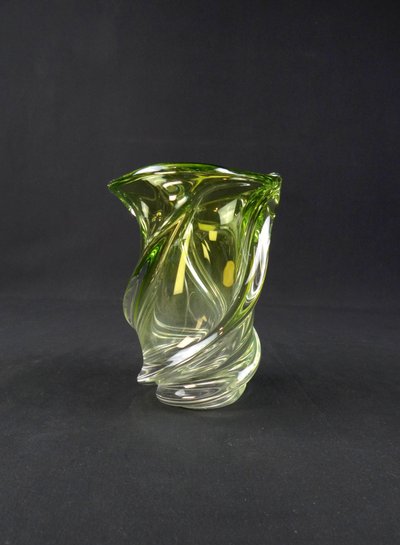 Val Saint Lambert crystal vase with two-tone twisted shape "Wave" model