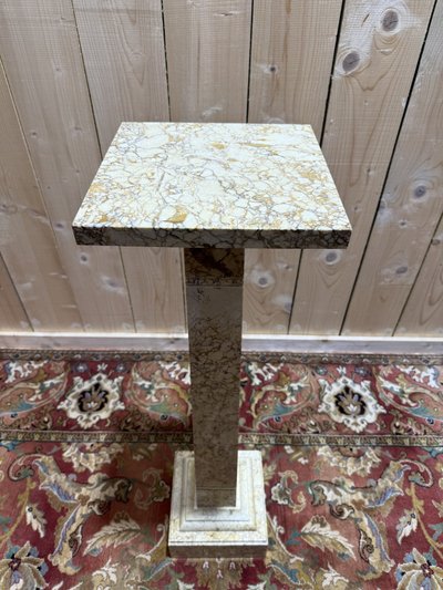 Bolster - Marble presentation column