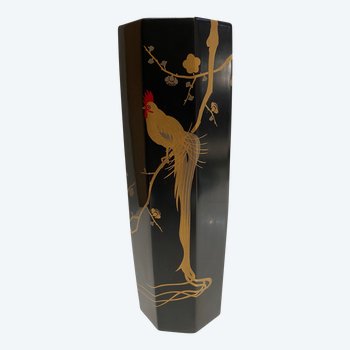 JAPANESE LACQUERED VASE...