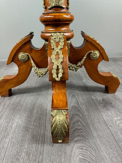 Table guéridon de style Louis XV, XXe siècle
