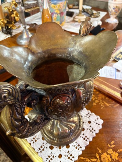 Bronze cup, 18th century
