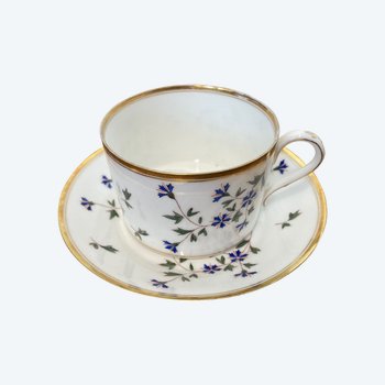 Tasse à thé en porcelaine.