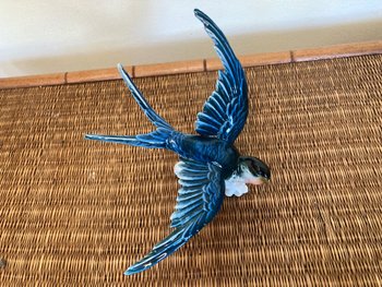 Swallow in Saxony porcelain