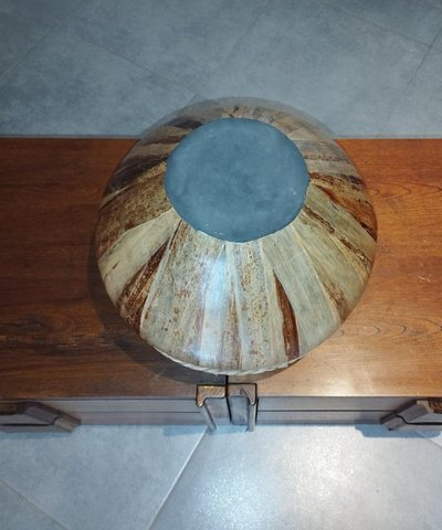 Large vase, bowl, vase-pot, particularly original leaf-based pottery