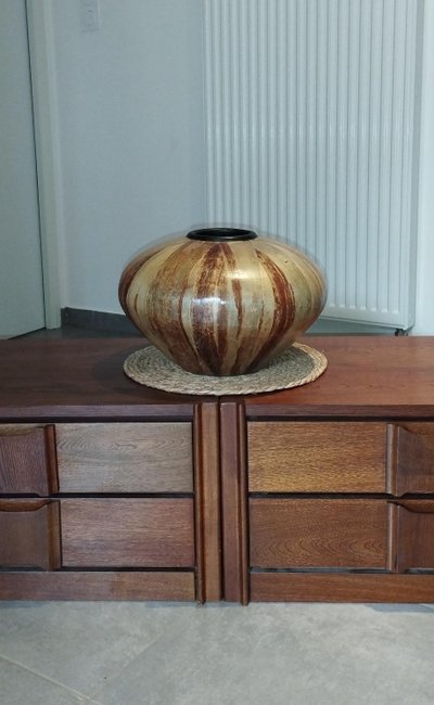 Large vase, bowl, vase-pot, particularly original leaf-based pottery