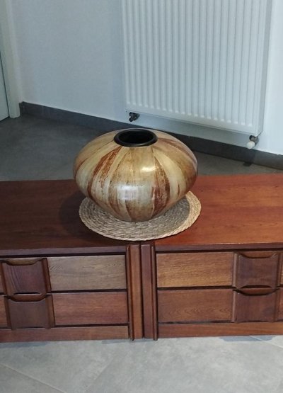 Large vase, bowl, vase-pot, particularly original leaf-based pottery
